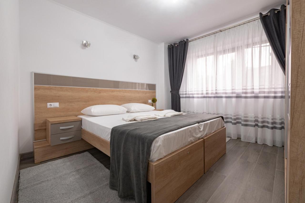 Luxury Ultracentral Питещ Екстериор снимка